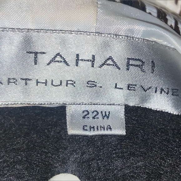 Tahari Long Blazer Sz 22 with Pockets - Picture 3 of 5